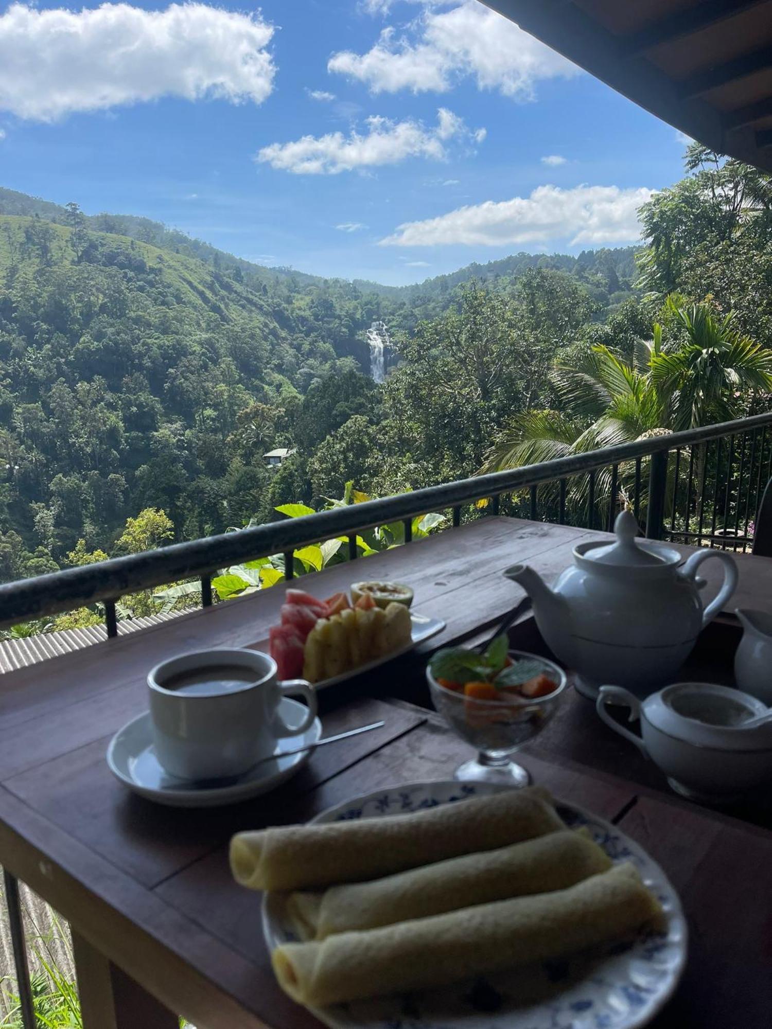 Divine View Homestay Елла Екстер'єр фото