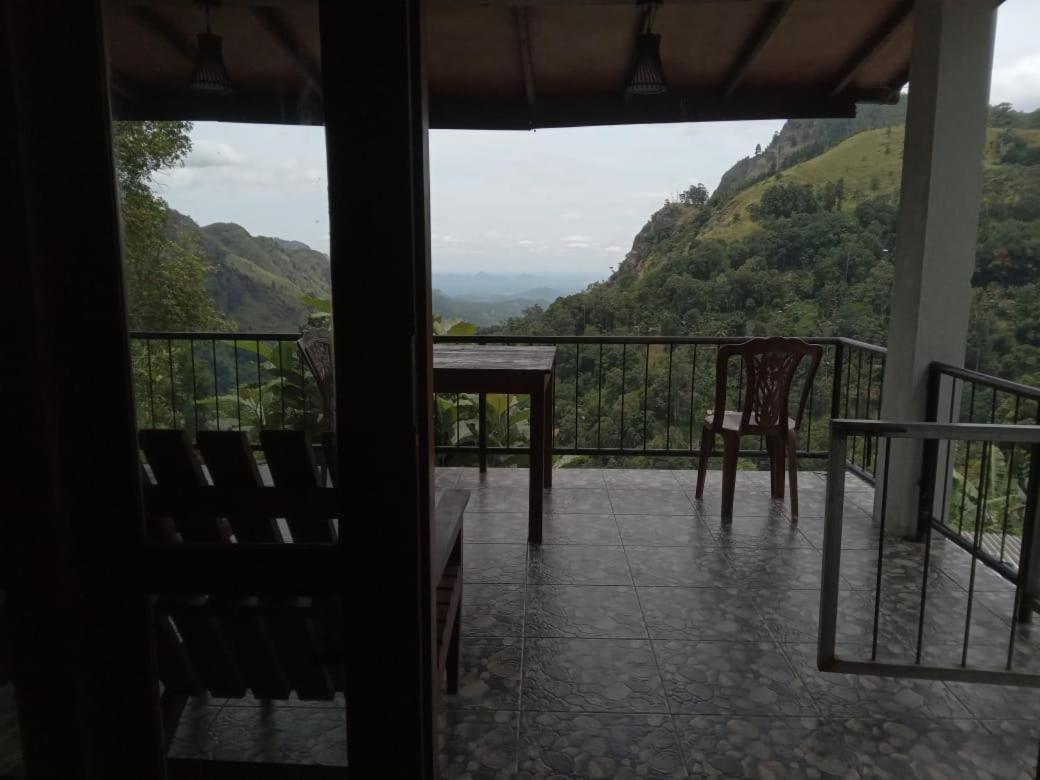 Divine View Homestay Елла Екстер'єр фото