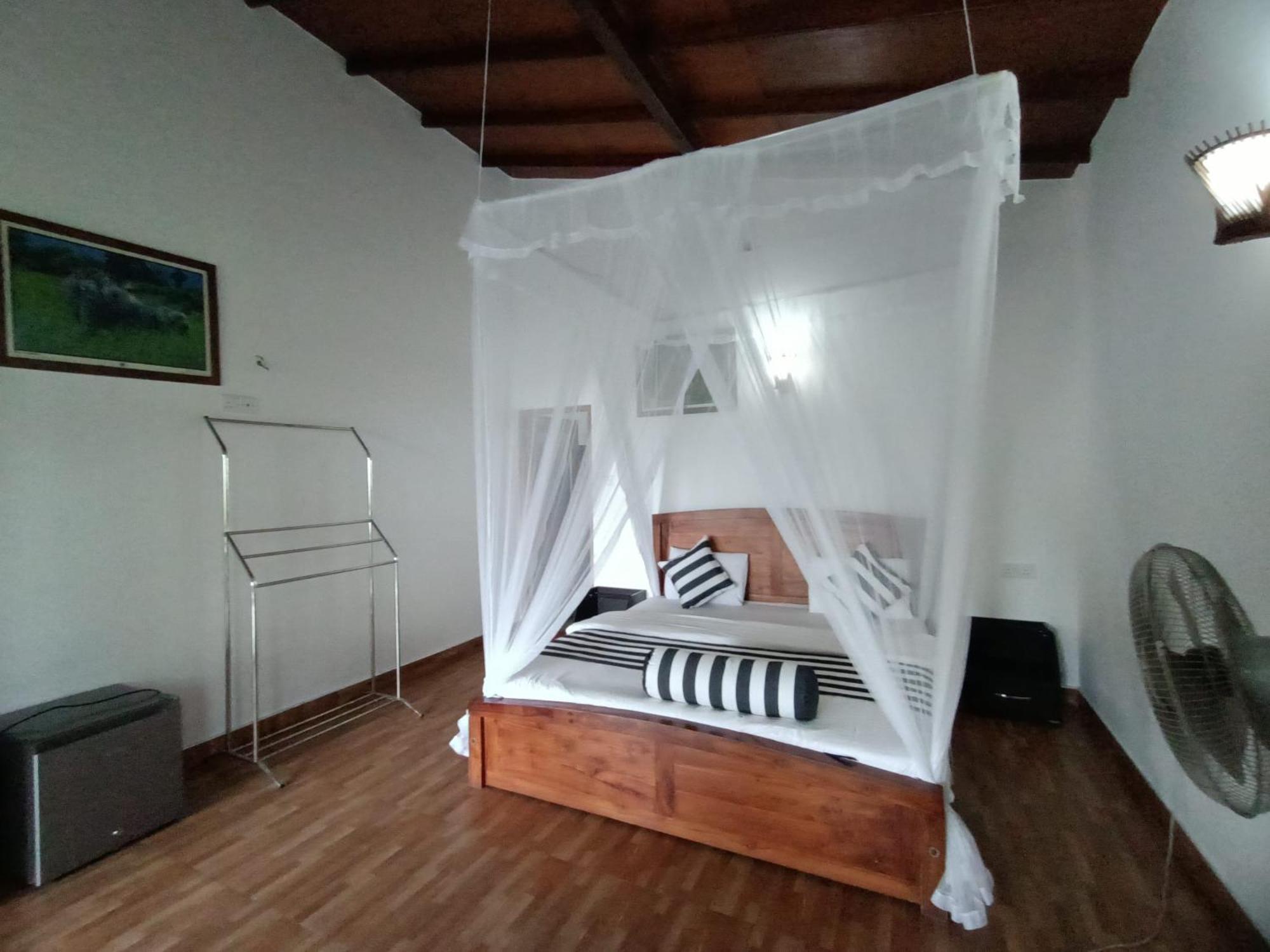 Divine View Homestay Елла Екстер'єр фото